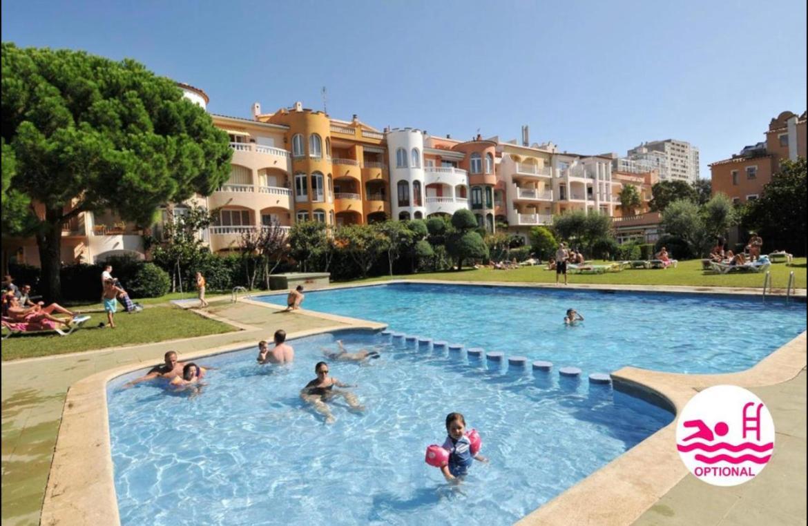 Appartement 1 Chambre Climatise Avec 3 Piscines A 200 M De La Plage Ampuriabrava Exterior foto