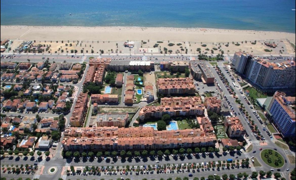 Appartement 1 Chambre Climatise Avec 3 Piscines A 200 M De La Plage Ampuriabrava Exterior foto