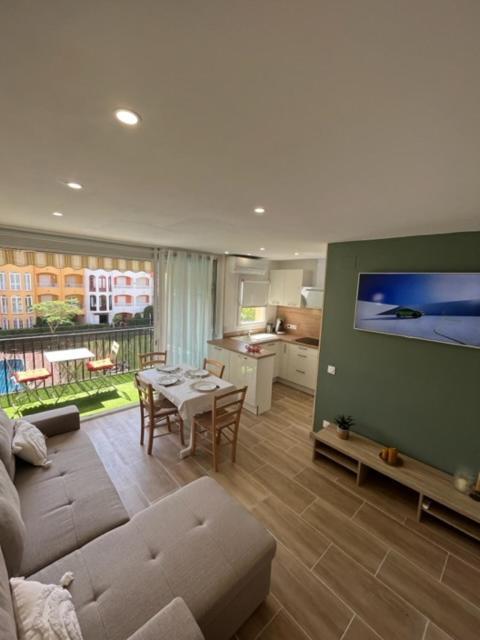 Appartement 1 Chambre Climatise Avec 3 Piscines A 200 M De La Plage Ampuriabrava Exterior foto