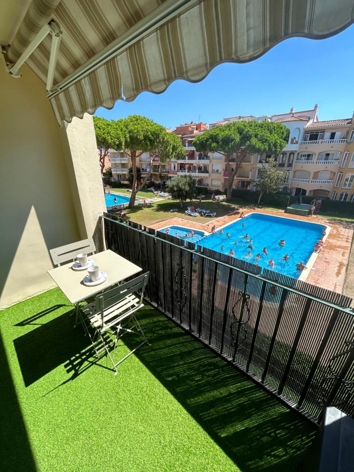 Appartement 1 Chambre Climatise Avec 3 Piscines A 200 M De La Plage Ampuriabrava Exterior foto